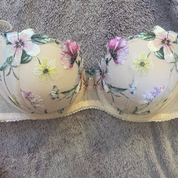 NEW LIGHT PINK FLORAL VS BRA W TAGS - Picture 1 of 10